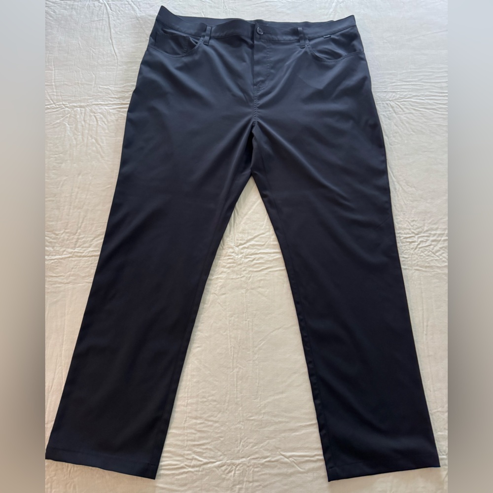 EUC Travis Mathew Black Open to Close Performance Pants 42X30